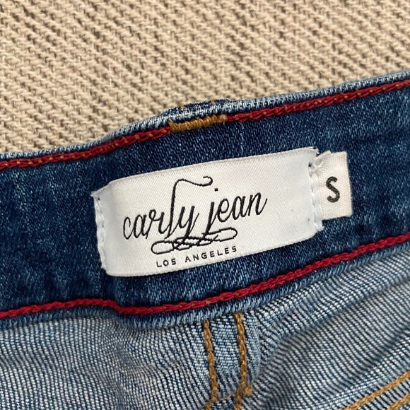 Women's Midrise Distressed Darkwash Jean Shorts - Picture 4 of 4